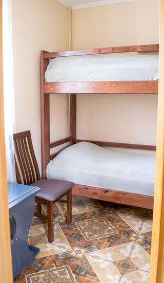 Мини-отель Home Hotel Каменец-Подольский Четырехместный номер-4